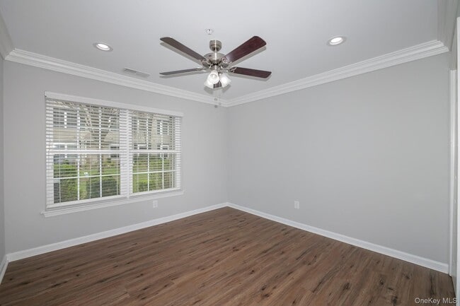 Building Photo - 1301 Dolphin Ln