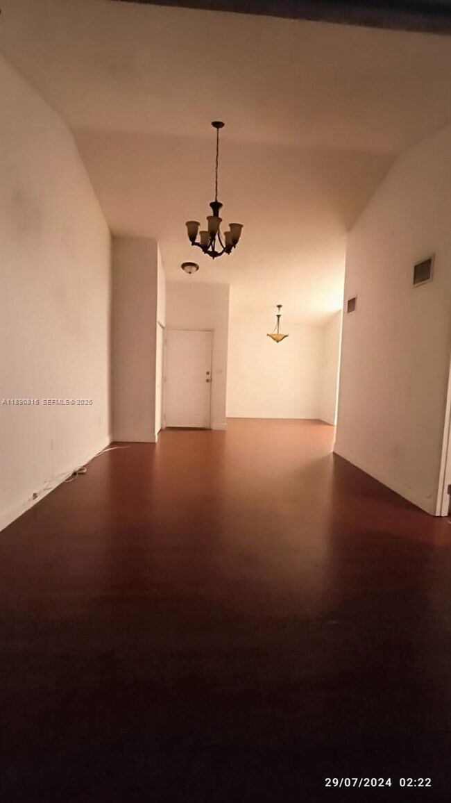 Building Photo - 2850 N Oakland Forest Dr