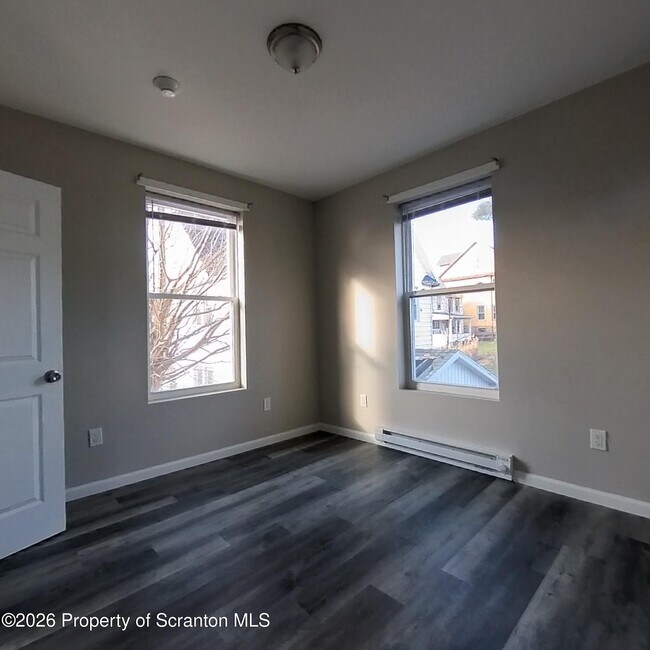 Building Photo - 1513-1515-1515 Vine St