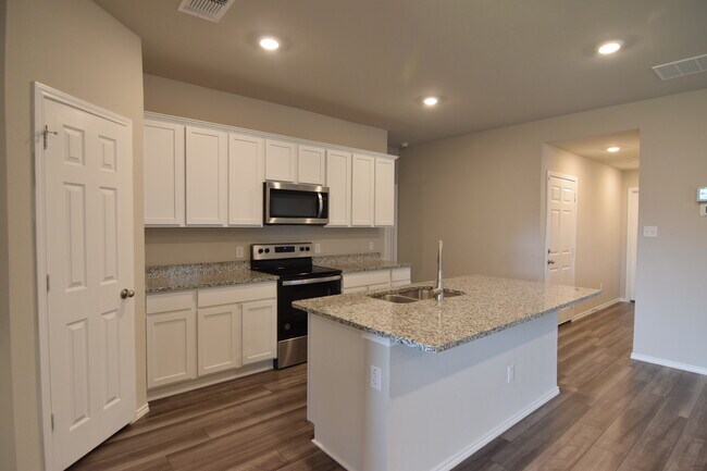 Building Photo - 8419 Brahma Plns Rd