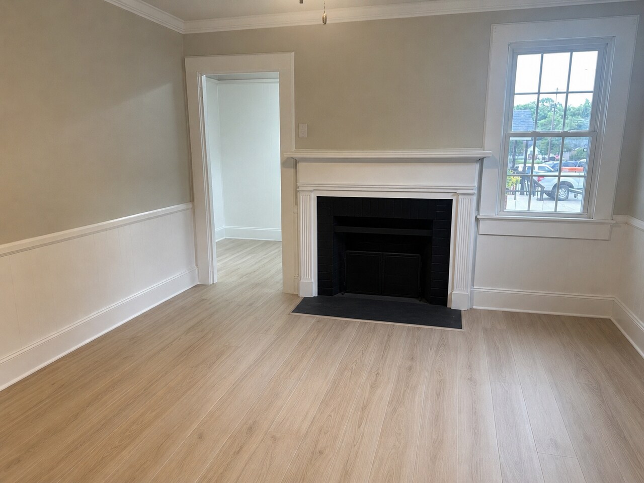 Building Photo - 10 W Wilburn Ave