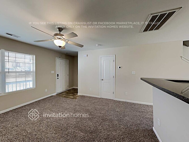 Building Photo - 1330 Cadre Cir