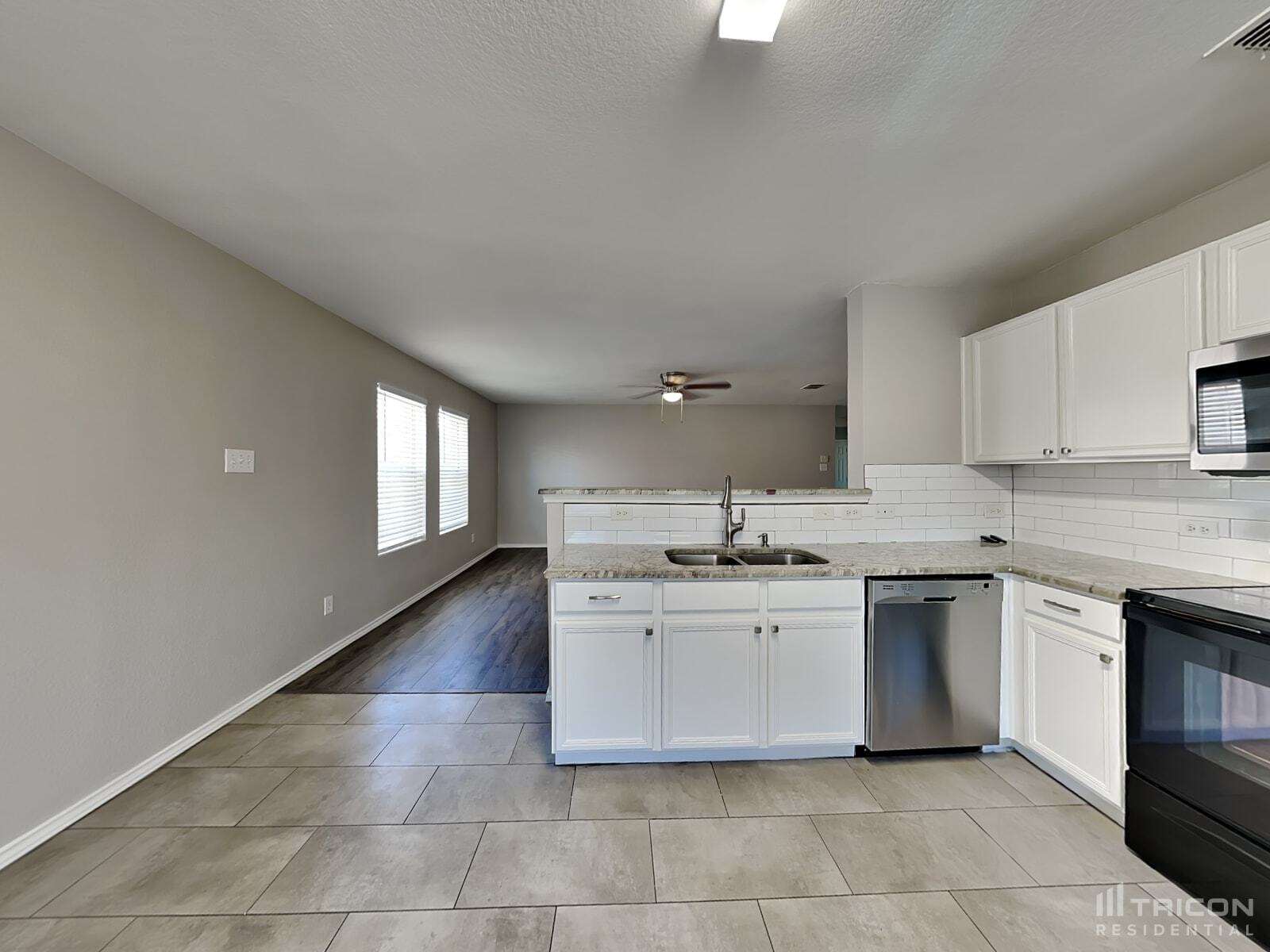 Building Photo - 1301 Water Lily Dr