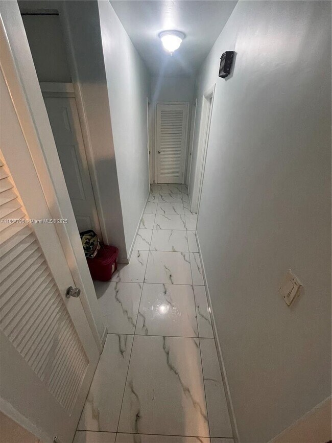Building Photo - 6130 SW 64th Ave