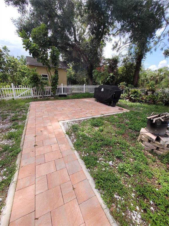 Building Photo - 8320 Woodlake Pl