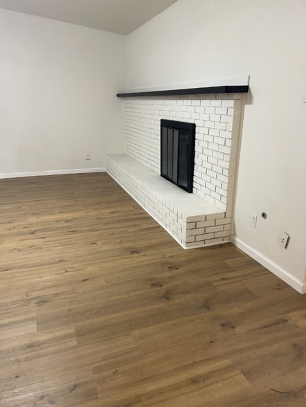 Building Photo - 713 Silverstone Dr