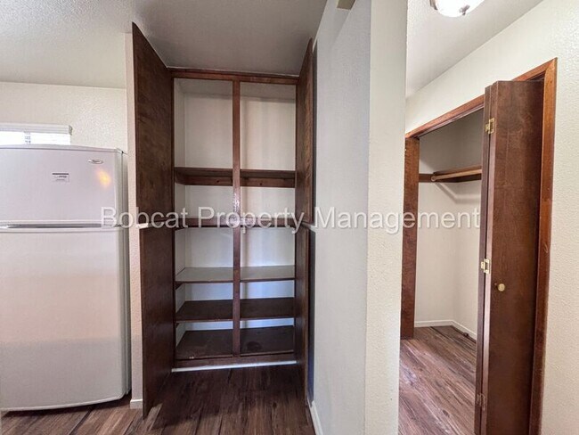 Building Photo - 1516 South Ct