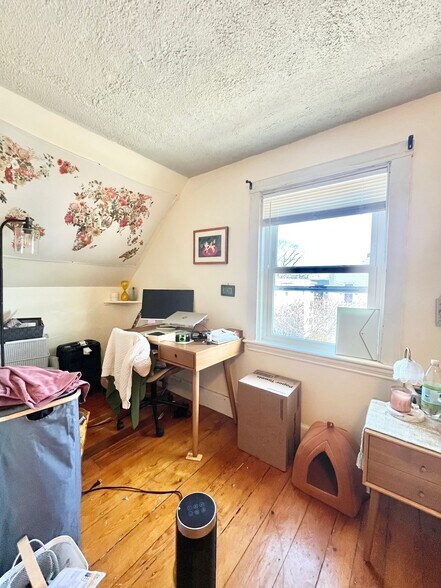 Building Photo - 105 Day St