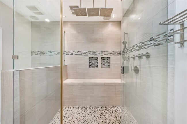 Building Photo - 11502 Bay Ledge Dr