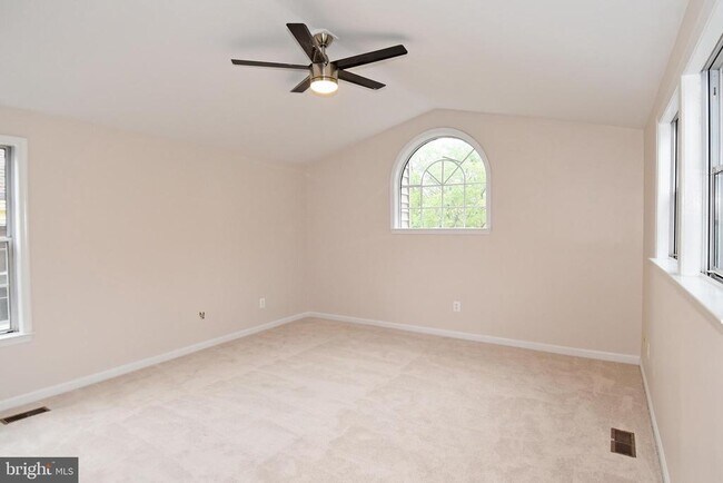 Building Photo - 6008 Good Lion Ct