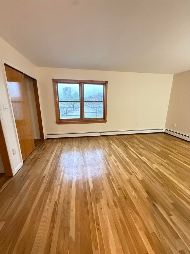 Building Photo - 64 70th St