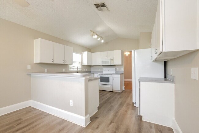 Building Photo - 13625 Springtide Ct