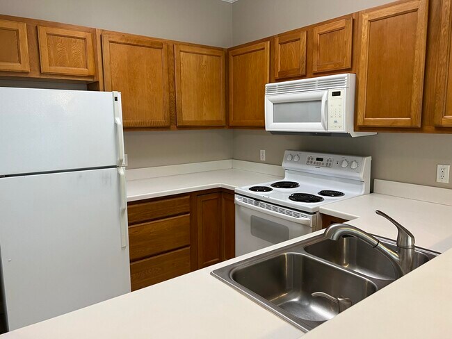 Building Photo - 732 E Mack Bayou Dr