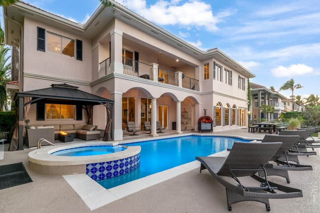 Building Photo - 961 Banyan Dr