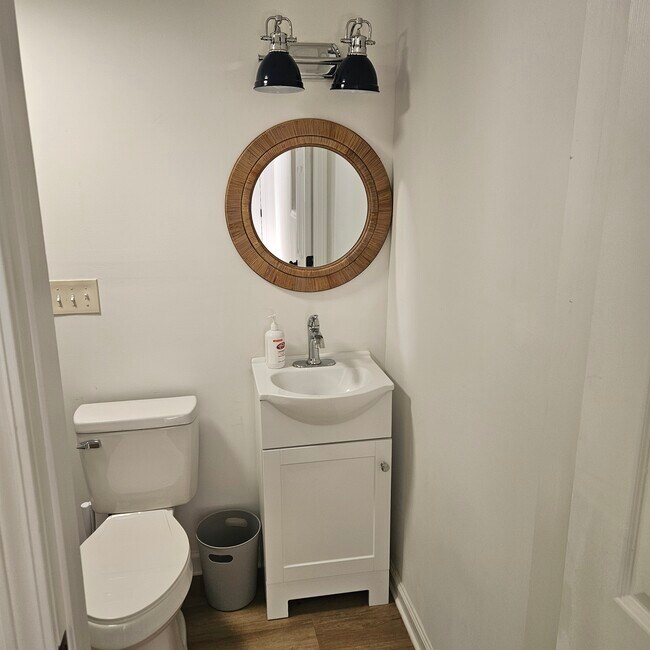 Building Photo - 220 Gumlog Dr