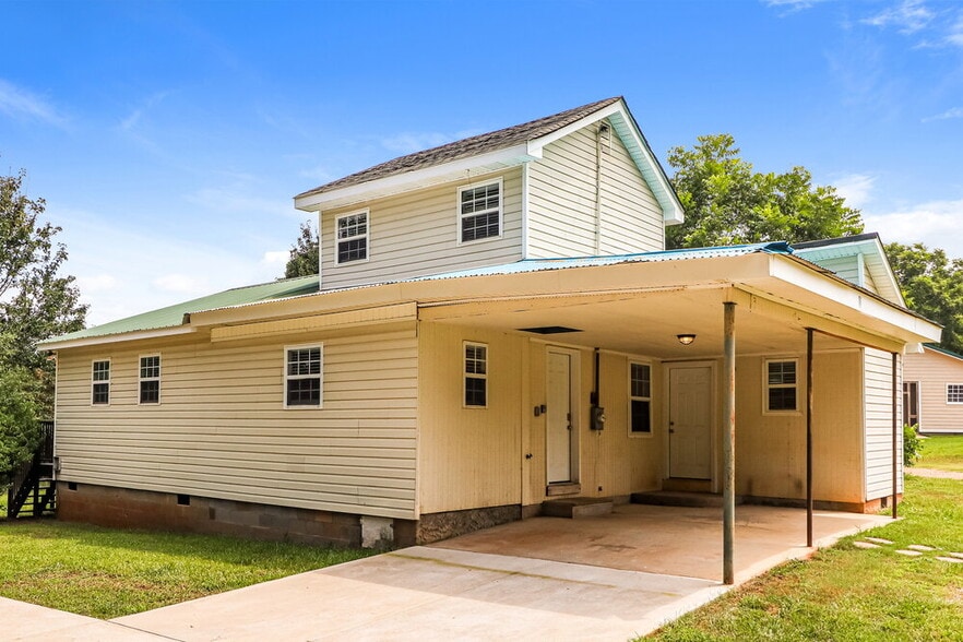 Building Photo - 1146 Little Vine Church Rd