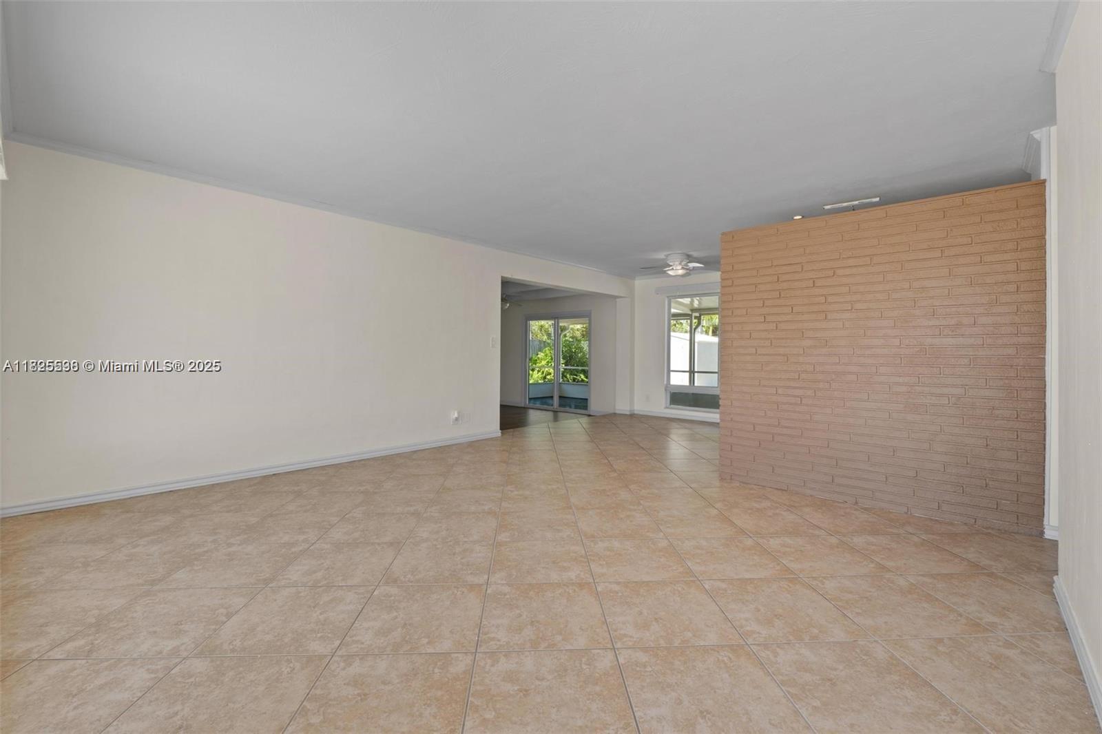 Building Photo - 609 NW 30th Ct