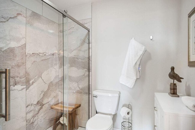 Building Photo - 16 Cut Off Rd