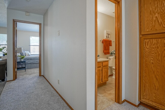 Building Photo - 5609 Wingate Ave NW