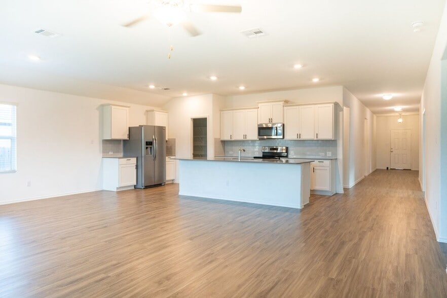 Building Photo - 423 Bluejack Wy