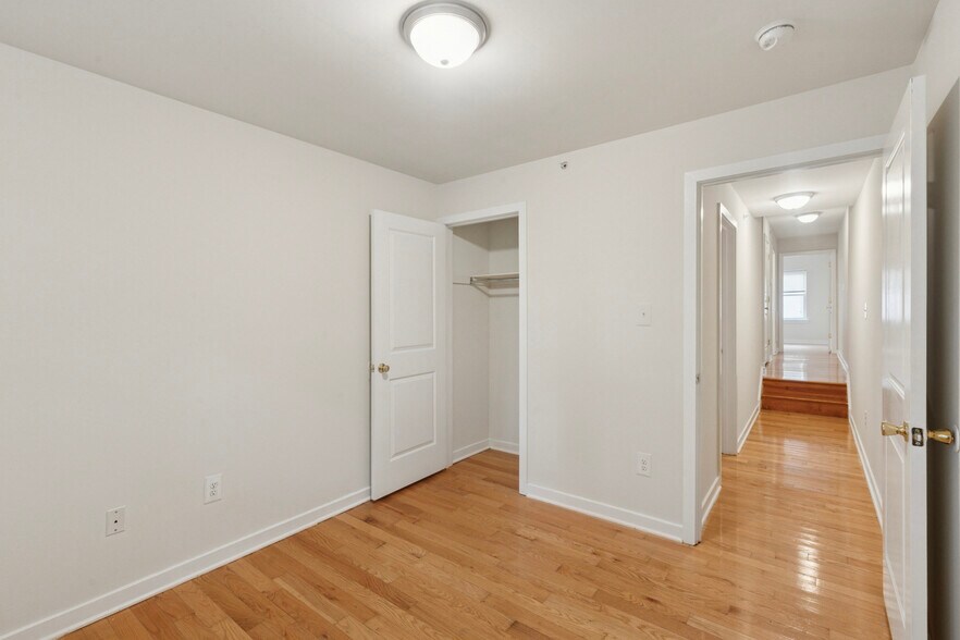 Building Photo - 1740 N Sydenham St