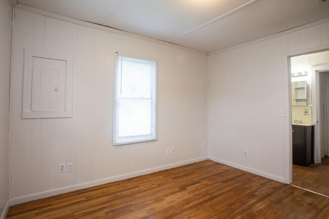 Building Photo - 106 Doc Duhon St