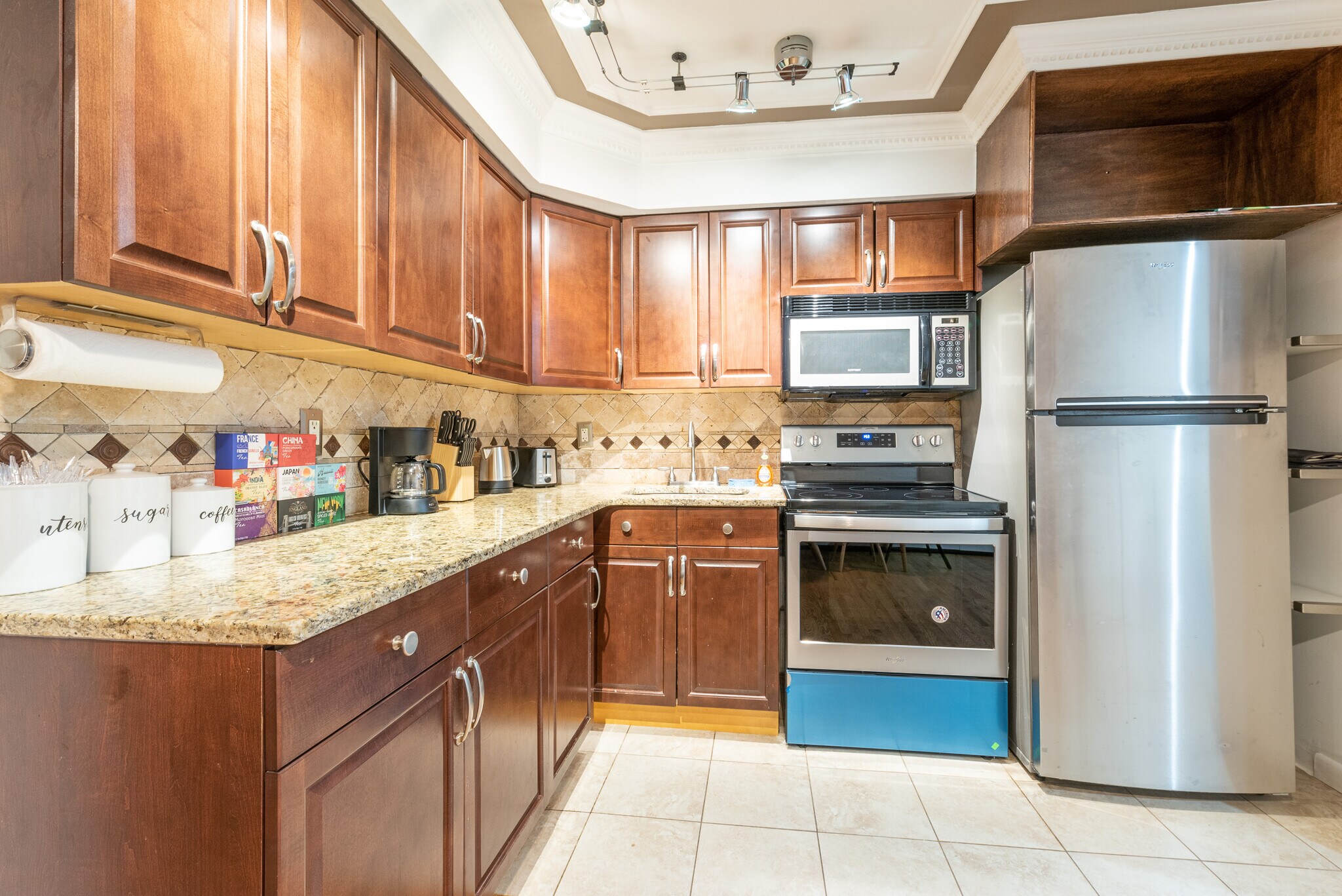 Building Photo - 74 69th St