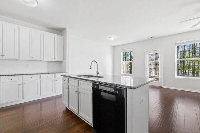 Building Photo - 3316 Pennington Dr