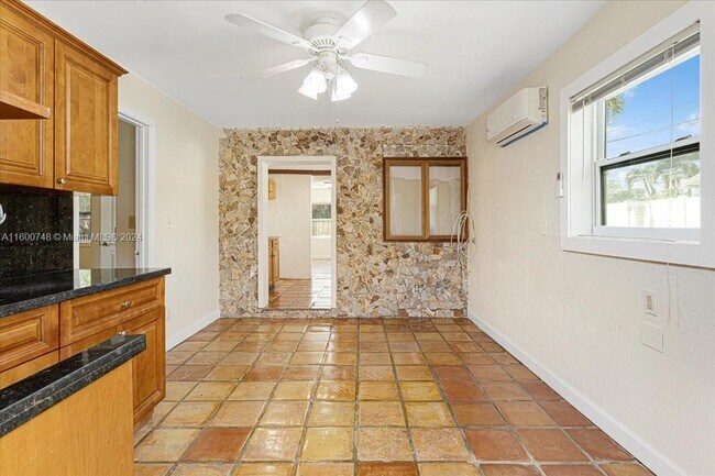 Building Photo - 4421 SW 73rd Terrace