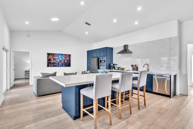Building Photo - 12502 Baywind Ct
