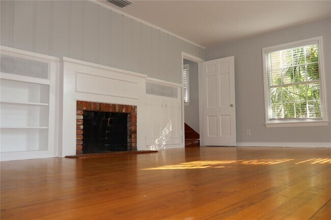 Building Photo - 3017 W Euclid Ave