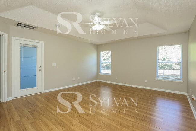 Building Photo - Lease today! No extra charge for contentme...