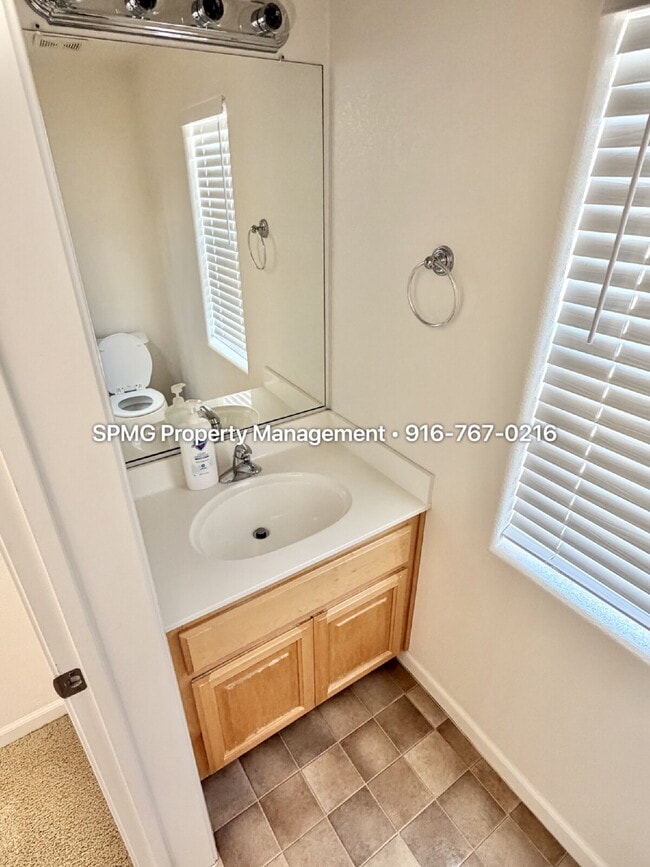 Building Photo - Beautifully Maintained 3 Bed / 2.5 Bath Home in South Natomas — New Appliances & Community Amenit...