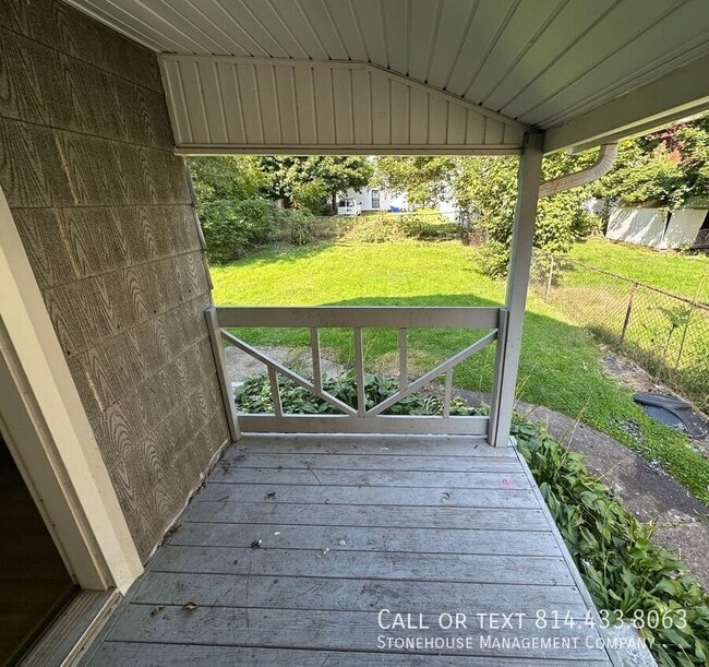 Building Photo - 544 E 24th St