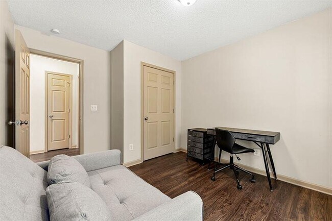 Building Photo - 435 Thistle Cove