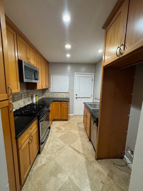 Building Photo - 15312 Ermanita Ave