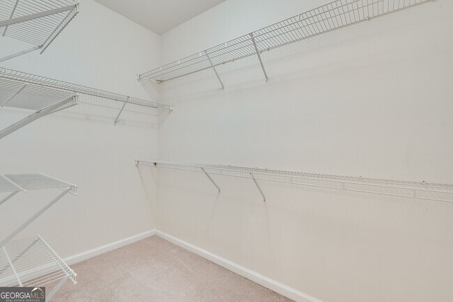 Building Photo - 6515 Fairgreen Dr