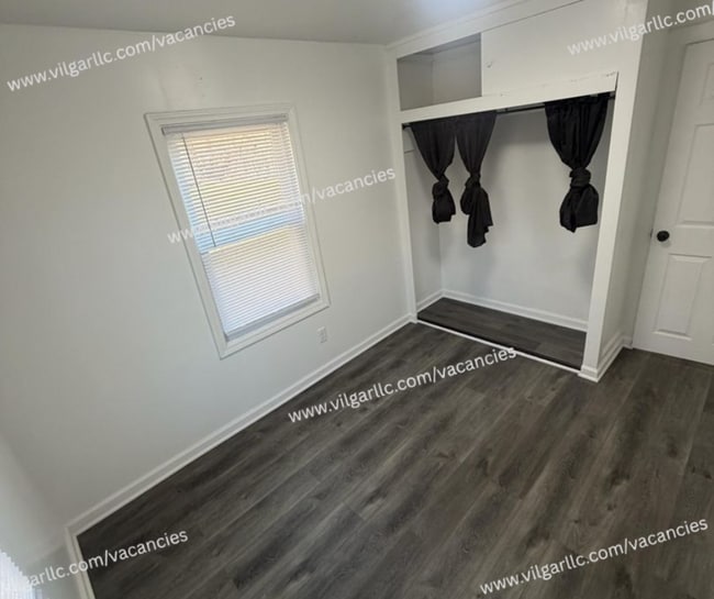 Building Photo - Newly Renovated 2-Bedroom • 1-Bathroom Home.