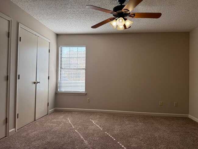Building Photo - 22 Edgehill Cove
