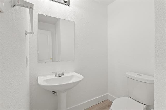 Building Photo - 3805 Wellington Dr