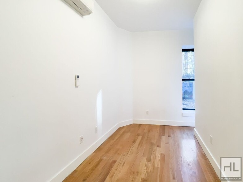 Building Photo - Amazing 4-Bed 3-Bath East Village Apartmen...