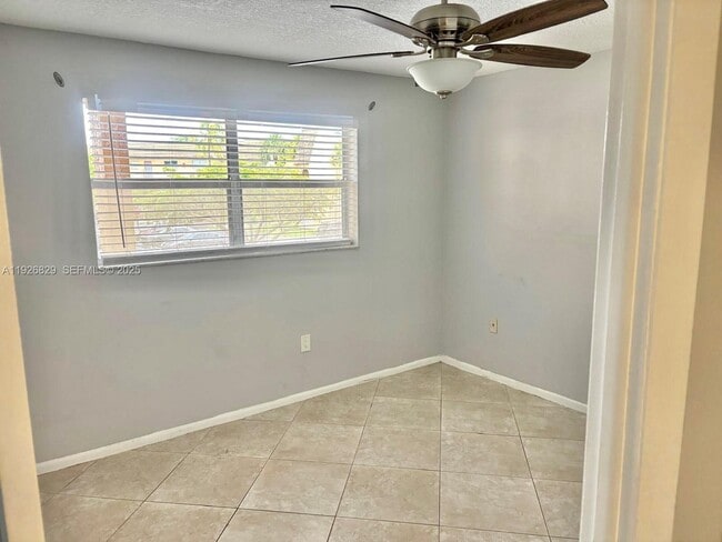 Building Photo - 8305 Sunrise Lakes Blvd