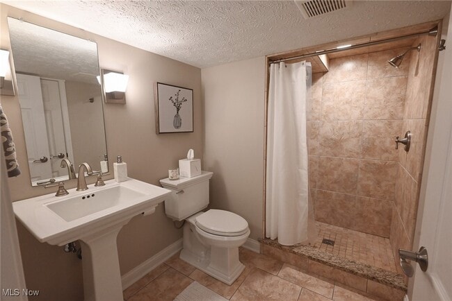 Building Photo - 1305 Fieldstone Ct