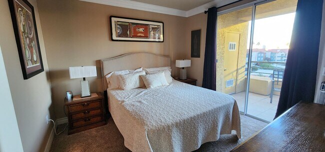 Building Photo - Fully furnished-full Sphere view