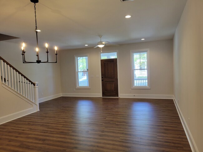 Building Photo - 3903 Harkers Way