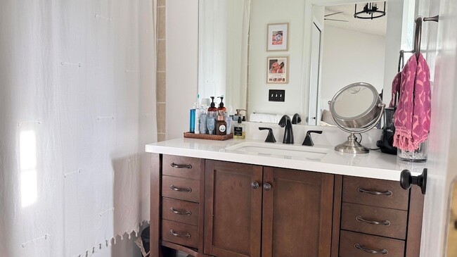 Building Photo - 44432 James Ct