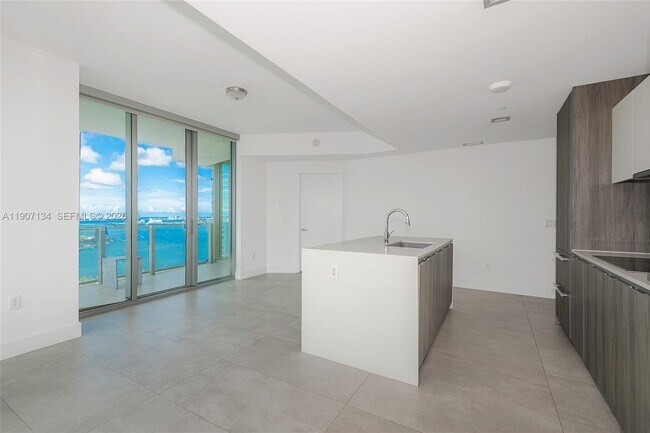 Building Photo - 2900 NE 7th Ave