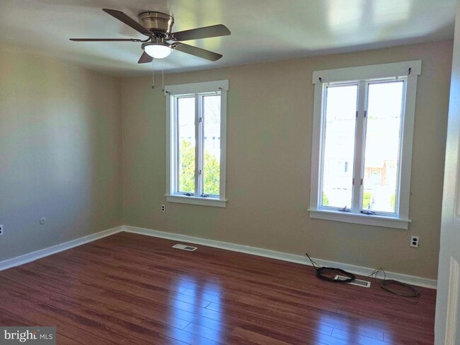 Building Photo - 8044 Mars Pl