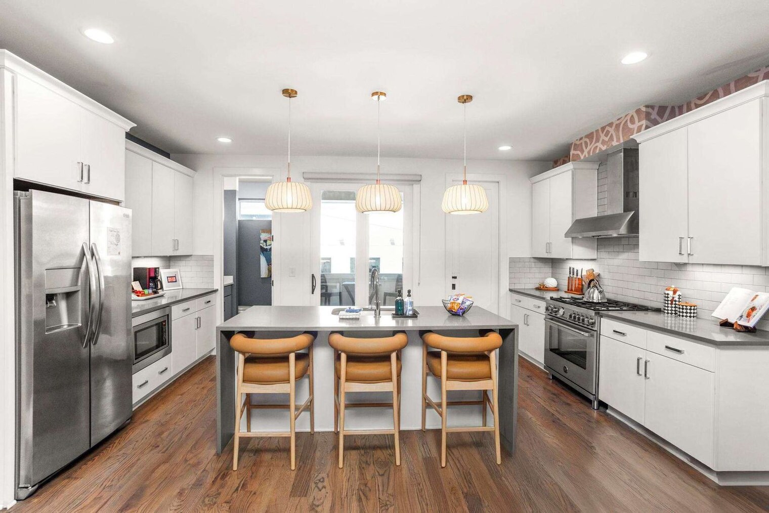 Building Photo - 774 E Argyle Ave