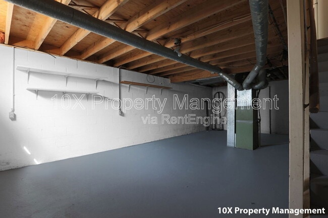 Building Photo - 6169 Laurelwood Ct